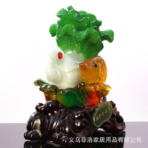 招財金龍魚與樹脂白菜 家居裝飾中的吉祥意蘊與空間美學