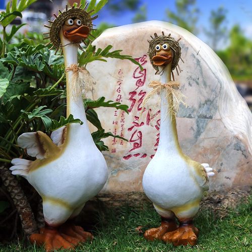 庭院中的優雅使者 創意卡通動物樹脂鴨子擺件，點亮你的戶外園藝生活